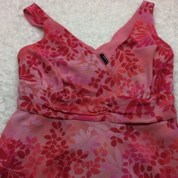 Mix It Women Tops - Mix It Woman 1X Pink floral Vwrap front sleeveless